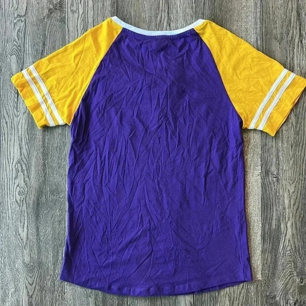 New Era Top Purple Minnesota Vikings Lace Up Short Sleeve Tee Shirt Size Medium - Picture 3 of 8